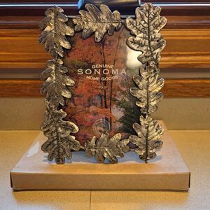 Sonoma Home Goods 4" x 6" Photo Frame With Oak Leaf Motif New In Box